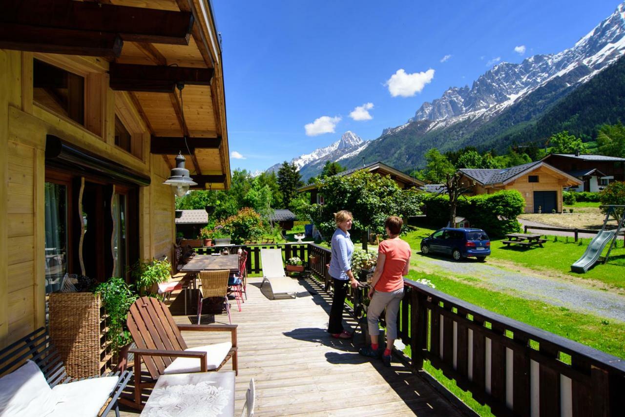 Chalet De Pascaline Bed & Breakfast เลอุชส์ ภายนอก รูปภาพ