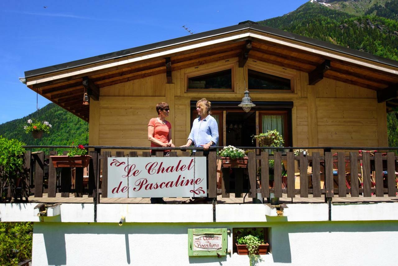 Chalet De Pascaline Bed & Breakfast เลอุชส์ ภายนอก รูปภาพ