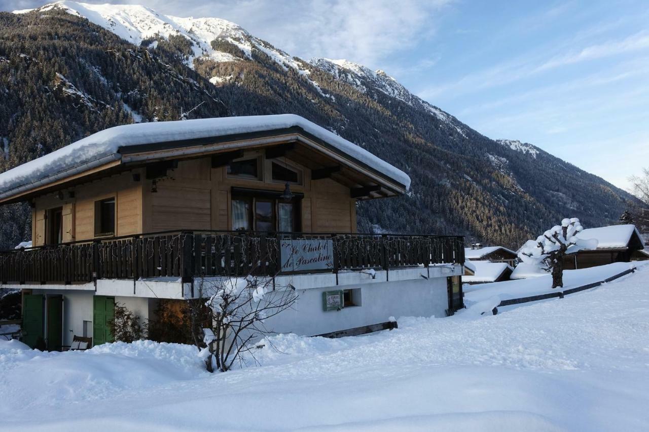 Chalet De Pascaline Bed & Breakfast เลอุชส์ ภายนอก รูปภาพ